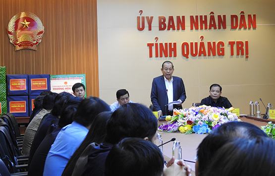 Khẩn trương đưa cuộc sống trở lại bình thường, nhất là giáo dục, y tế