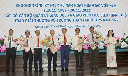 Chủ tịch UBND TP.HCM Phan Văn Mãi: “Lãnh đạo thành phố còn nợ thầy cô nhiều vướng mắc chưa được giải quyết”