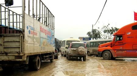 QL1A tắc gần 20km vì lái xe… ngủ quên