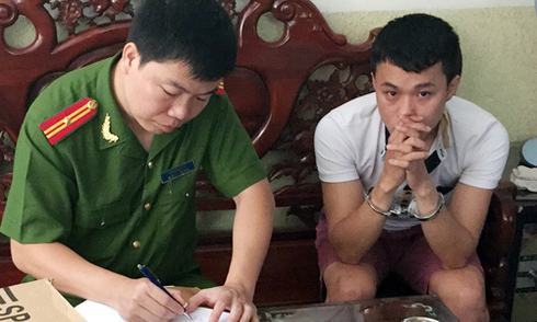 Sáng 16-6, Bộ Công an đồng loạt ập vào 6 điểm trên địa bàn TP.HCM, bắt giữ ít nhất 6 nghi can trong đường dây lừa đảo qua mạng.