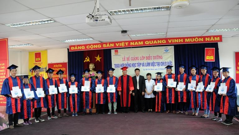 60 học sinh ngành Điều Dưỡng Trường TC Quang Trung được làm việc tại Đức