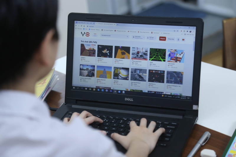 Qua 1 tháng dạy học trực tuyến, nhiều chuyện buồn hơn vui - ảnh 1