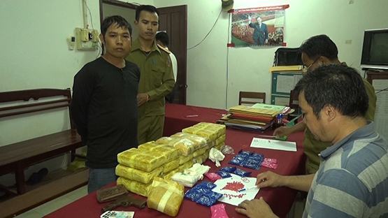 Bắt giữ đối tượng vận chuyển 114.000 viên ma túy vào Việt Nam tiêu thụ