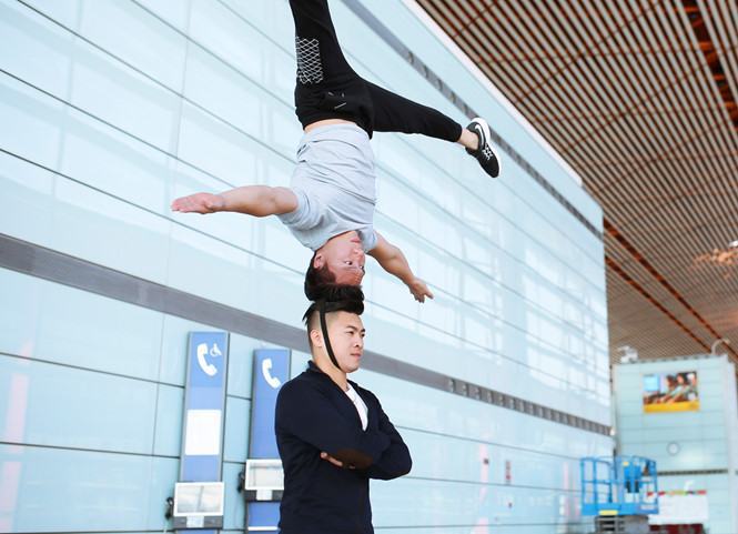 Hai anh em giữ được tinh thần và sức khỏe tốt trong chuyến đi này /// Ảnh: NVCC