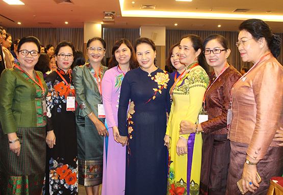 Việt Nam – Lào: Nâng vai trò đại biểu nữ trong hoạt động Quốc hội