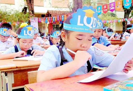 Quy định mới đánh giá học sinh tiểu học: Càng làm càng rối