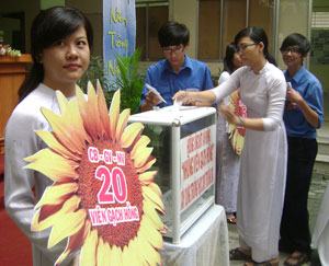 Quyên góp xây trường cho Trường Sa