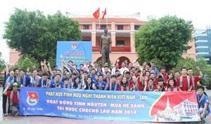 Ra quân hoạt động tình nguyện trên nước bạn Lào