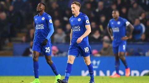 Các cầu thủ Leicester đã không đâm lén Ranieri?