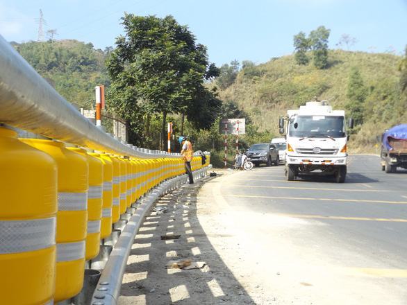 Rào chắn bánh xoay ngừa tai nạn