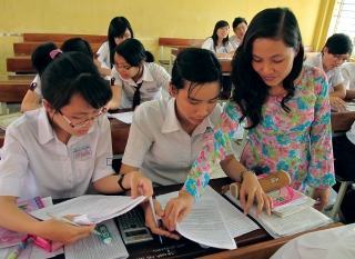 Ráo riết ôn tập, thi thử