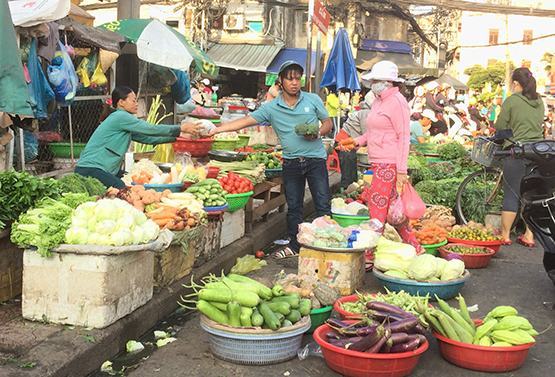 Rau – củ: Đua nhau tăng giá