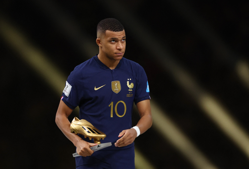 Real Madrid sẽ tiếp tục theo đuổi Mbappe, sẵn sàng chi 1 tỉ euro để chiêu mộ