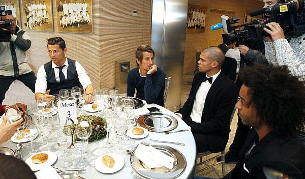 Real mở tiệc lớn trước trận “Kinh điển”