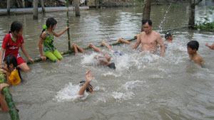 Rèn kỹ năng đối phó với thiên nhiên