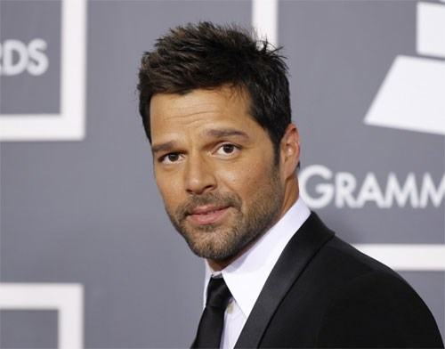 Ricky Martin chống nạn buôn bán trẻ em