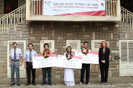 RMIT Việt Nam trao học bổng nhân kỷ niệm 10 năm ngày thành lập trường