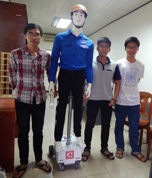 Robot dẫn người qua đường