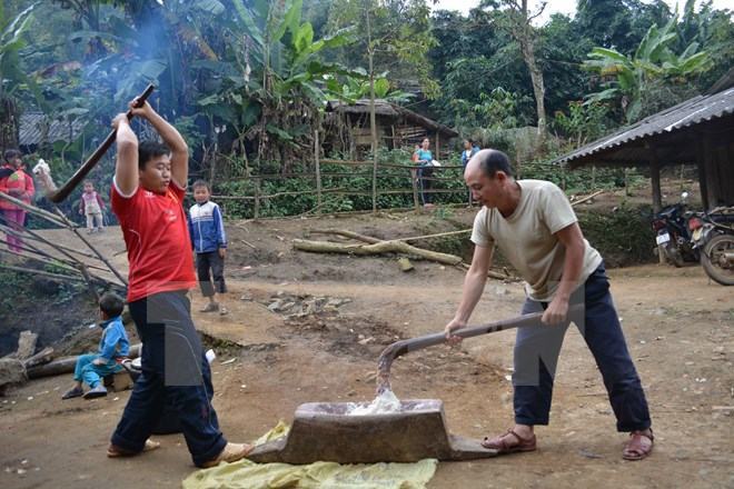 Rộn ràng không khí ngày Tết của đồng bào Mông trên đỉnh Pá Lông