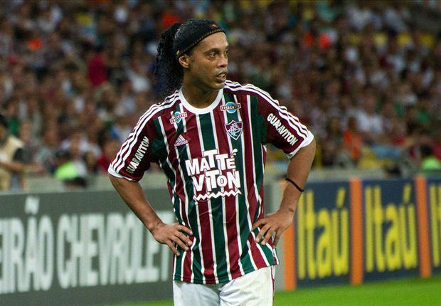 Ronaldinho muốn tới Premier League