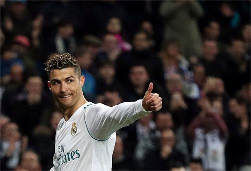 Ronaldo áp sát Messi trong cuộc đua Vua phá lưới La Liga