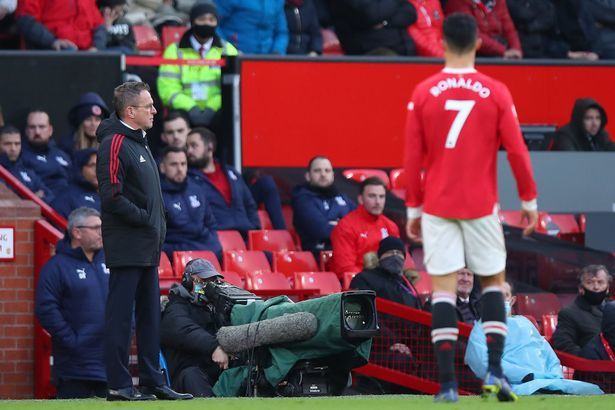 Ronaldo chán Rangnick, vỡ mộng khi trở lại MU