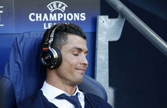 Ronaldo nghỉ đá, Real hòa Man City ở bán kết lượt đi