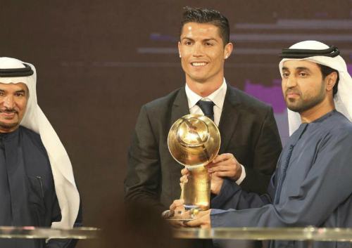 Ronaldo thắng giải Cầu thủ hay nhất năm