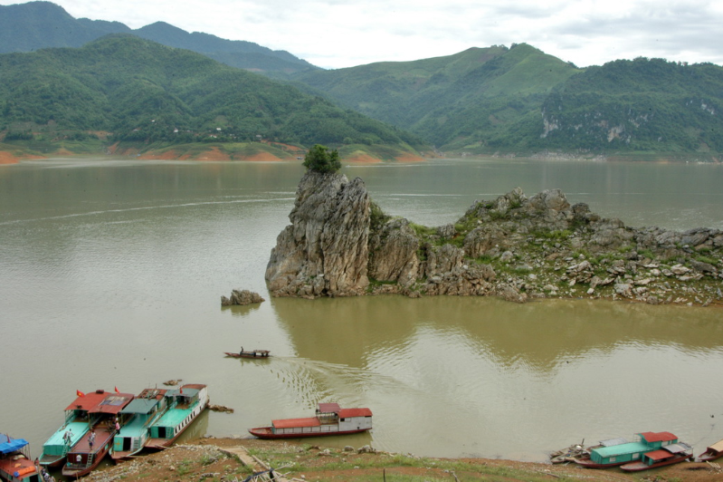 ​Rong chơi cửa ngàn 