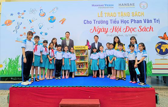 Tiếp tục trao tặng 10.000 cuốn sách hay cho học sinh tiểu học