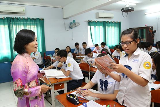 Thay đổi chương trình, SGK Ngữ văn THPT: Bài 1: Nhìn từ sách giáo khoa hiện hành