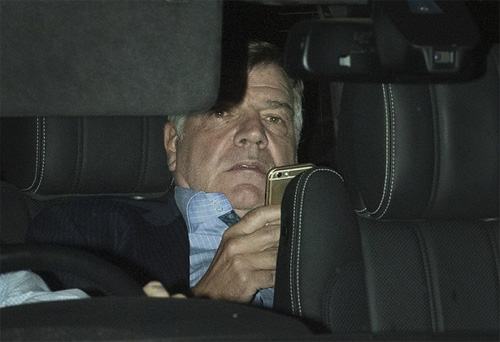 Sam Allardyce từ chức HLV trưởng đội tuyển Anh sau một trận và 67 ngày
