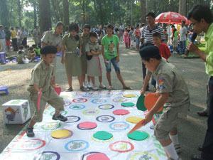 Sân chơi cho trẻ ngày hè: “Giam” trẻ ở nhà và lớp học