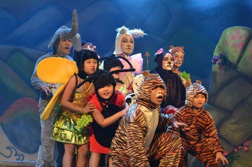 Sân khấu kịch cho khán giả khu vực Chợ Lớn