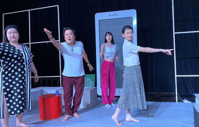 Sân khấu kịch rục rịch đón tết - ảnh 1