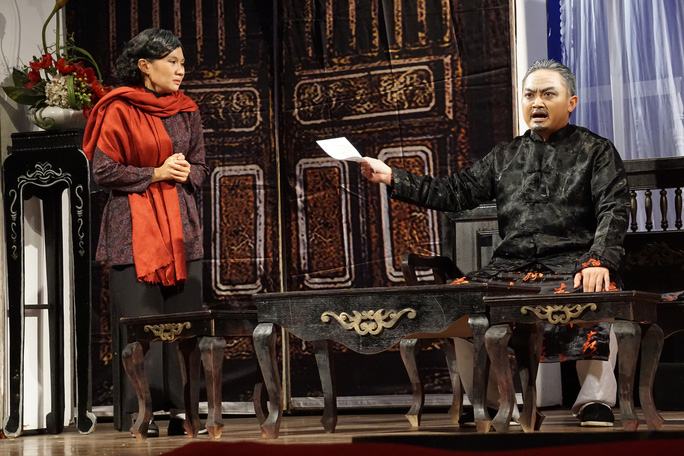 Sân khấu TP HCM cùng hướng về miền Trung