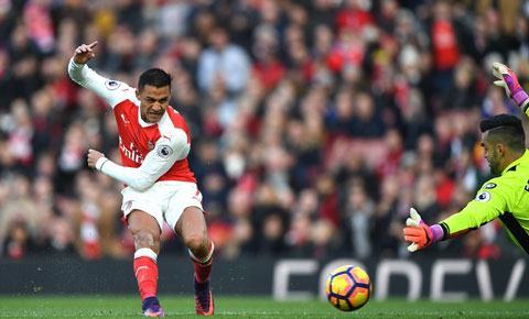Sanchez ghi bàn dễ dàng sau sai lầm của hậu vệ Bournemouth