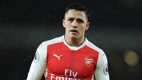Sanchez sẵn sàng ở lại Arsenal để… tới Chelsea theo luật Bosman