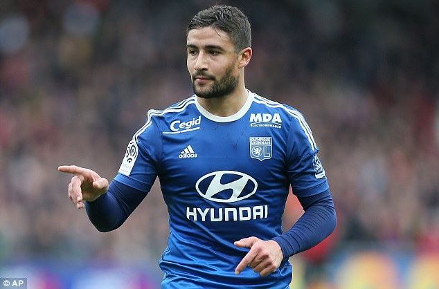 ‘Sang Arsenal còn hơn ngồi dự bị ở Manchester’