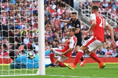 Sao Liverpool tiết lộ bí quyết quật ngã Arsenal ngay tại Emirates