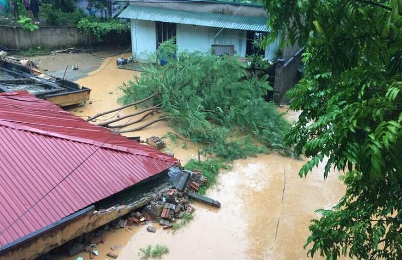 Sập trường, gần 300 học sinh tiểu học bơ vơ trước ngày khai giảng