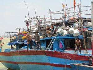 Sát cánh bảo vệ chủ quyền lãnh hải