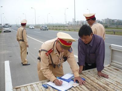 Sẽ trình Chính phủ hai phương án vụ xe chính chủ