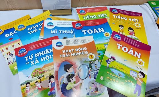 Phát hành SGK đến phụ huynh trước khi năm học mới bắt đầu