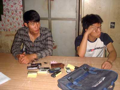 Sĩ tử “rởm” trộm đồ