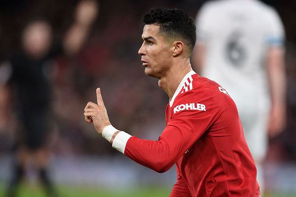 Siêu cò Jorge Mendes lên tiếng về tin đồn CR7 tính rời M.U