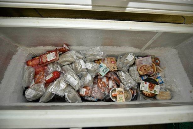 Siêu thị chuyên bán thực phẩm hết hạn, khách trả tiền tùy tâm