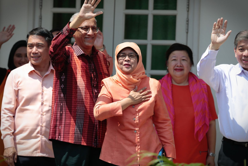 Singapore lần đầu có nữ tổng thống - Ảnh 1.