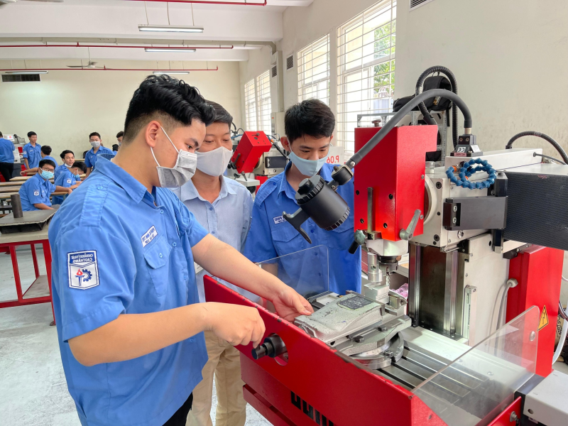 Sinh viên chưa thể ra trường vì dịch Covid-19 - ảnh 1