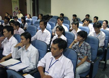 Sinh viên ĐH Cần Thơ dự tọa đàm khởi nghiệp